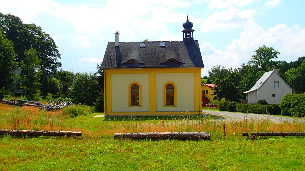Penzion Pod Zvonem Hyncice pod Susinou Exterior photo